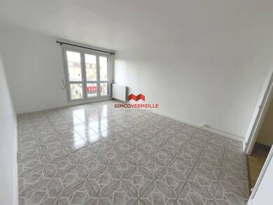 Appartement à louer 980 € 3 pièces 2 chambres 65 m² Dernier étage, Étage 2/2 Centre Ouest Trappes 78190