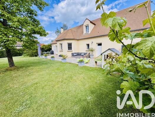 Maison à vendre 729 000 € 8 pièces 4 chambres 220 m² 1 010 m² de terrain Bazoches-sur-Guyonne 78490