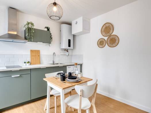 Appartement à louer 828 € 2 pièces 32 m² RDC Fives Lille 59000