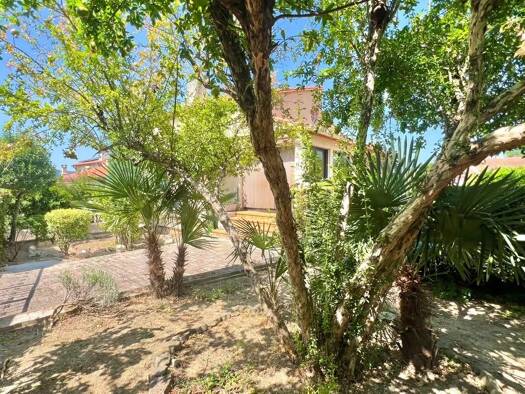 Maison à vendre 356 000 € 7 pièces 4 chambres 137,5 m² 590 m² de terrain Est Céret 66400