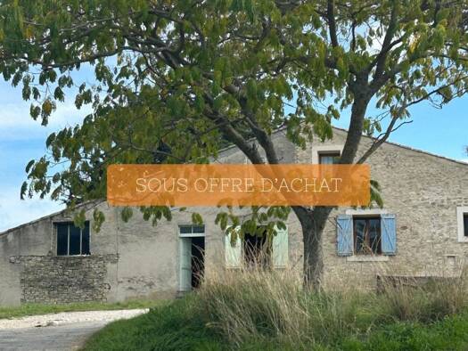 Ferme à vendre 350 000 € 5 pièces 4 chambres 131 m² 395 184 m² de terrain Niozelles 04300