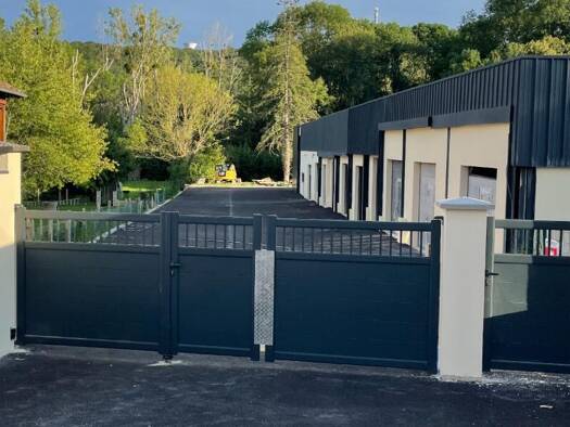 Local d'activités à vendre 240 000 € 160 m² d'espace de stockage Saint-Chéron 91530