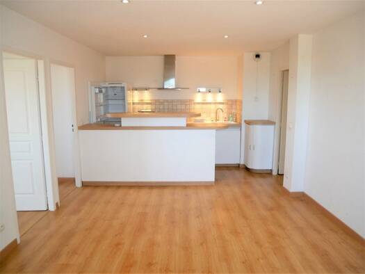 Appartement à louer 720 € 3 pièces 2 chambres 55 m² 4ème étage Boulevars-Gare-Saint Leger-Chabrand Draguignan 83300