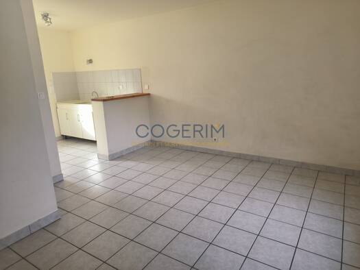 Appartement à louer 385 € 1 pièce 28,3 m² 2ème étage La Chartonniere Gleizé 69400