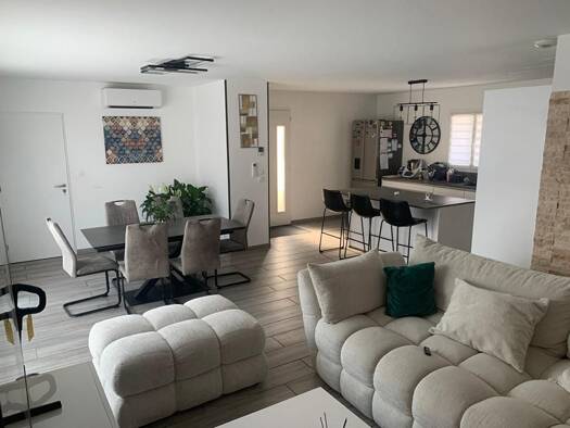 Maison à vendre 320 000 € 5 pièces 4 chambres 100 m² 500 m² de terrain Centre Ville Laudun-l'Ardoise 30290