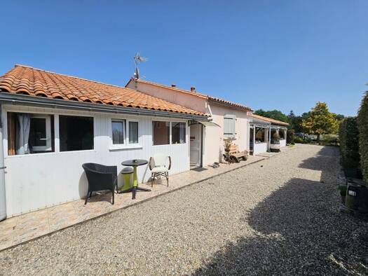 Maison à vendre 306 000 € 4 pièces 3 chambres 135 m² 2 350 m² de terrain Gaillan-en-Médoc 33340