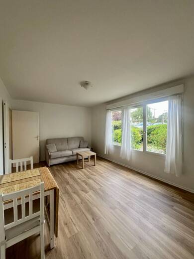 Appartement à louer 850 € 1 pièce 29 m² Moutier Joinville le Pont 94340
