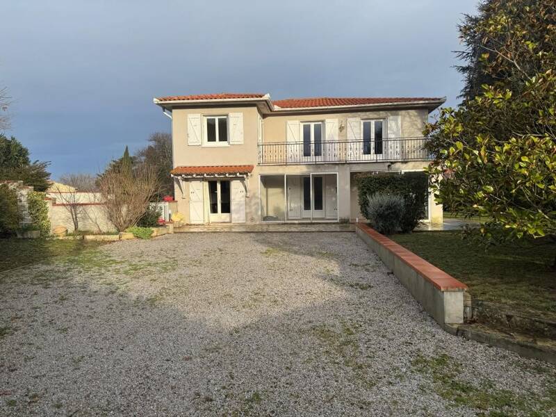 Maison à vendre, 197m², VILLENEUVE LA COMPTAL
