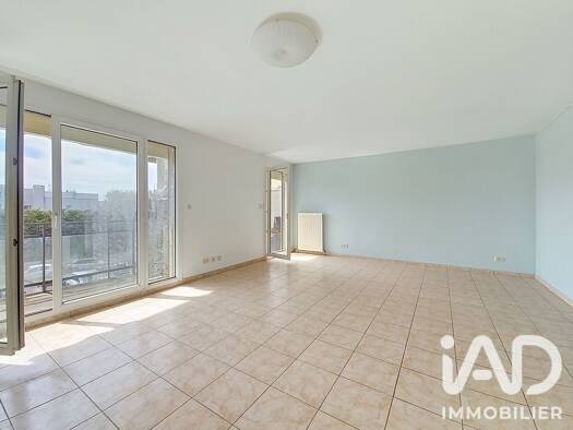 Appartement à vendre 140 000 € 2 pièces 1 chambre 54,32 m² Étage 2/3 Canal Évry-Courcouronnes 91080