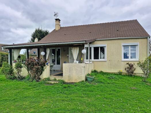 Maison de plain-pied à vendre 197 250 € 5 pièces 3 chambres 75 m² 1 095 m² de terrain Étrépagny 27150