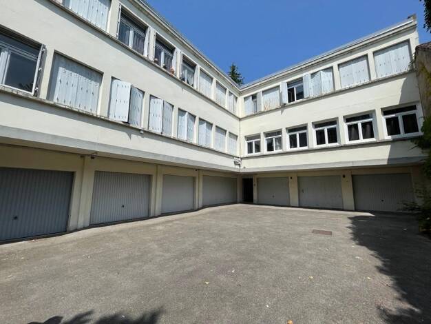 Appartement à vendre 23 500 € 1 pièce 16 m² Dernier étage, Étage 2/2 Émailleurs Limoges 87000