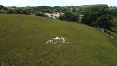 Terrain à vendre 395 000 € 5 844 m² de terrain Bessines 79000