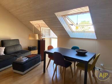 Appartement à louer 668 € 3 pièces 2 chambres 48 m² Dernier étage, Étage 2/2 Centre Sautron 44880