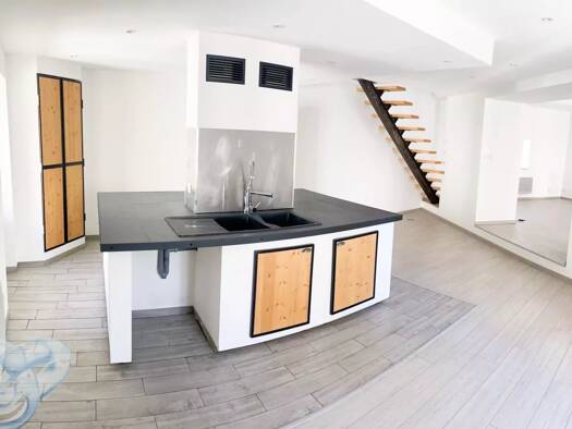 Maison à vendre 213 000 € 7 pièces 4 chambres 168 m² Saint-Christol 84390