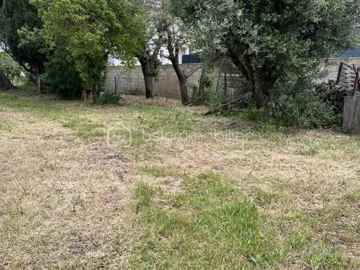 Terrain constructible viabilisé à vendre 145 000 € 258 m² de terrain Aimargues 30470