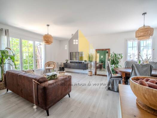 Maison à vendre 225 000 € 4 pièces 2 chambres 112 m² 1 441 m² de terrain Courlans 39570
