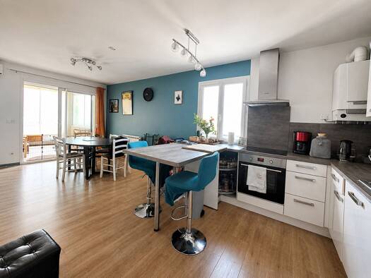 Duplex à vendre 275 000 € 4 pièces 3 chambres 87 m² Étage 1/2 Centre Ancien Pertuis 84120