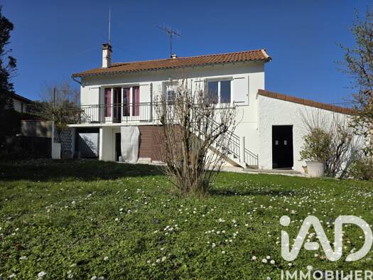 Maison à vendre 147 000 € 4 pièces 3 chambres 80 m² 536 m² de terrain Béruges 86190