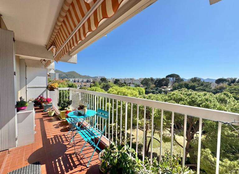 Appartement à vendre 225 000 € 4 pièces 2<br/>chambres 86,4 m²<br/>superficie 5/9<br/>étage Saint Tronc Marseille 10ème 13010