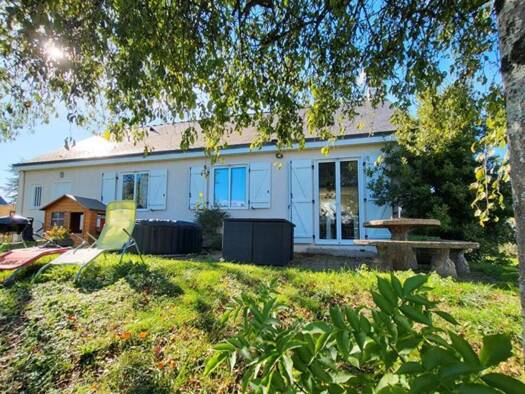 Maison de plain-pied à vendre 357 040 € 4 pièces 3 chambres 92 m² 618 m² de terrain Le Housseau Carquefou 44470