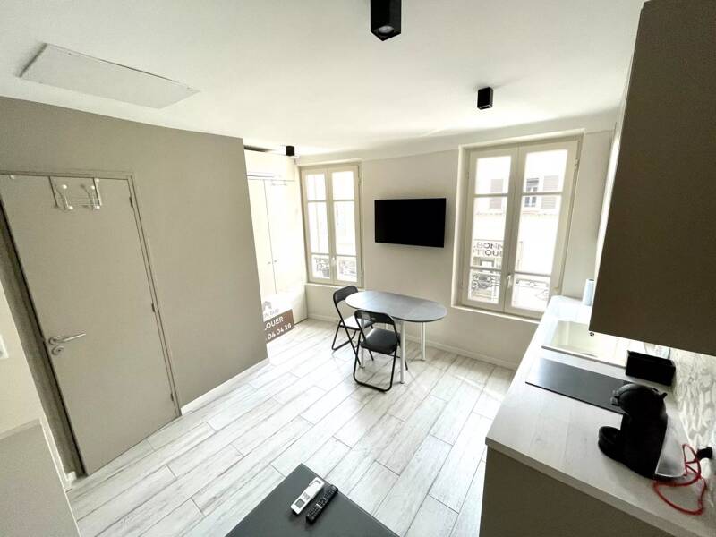 Maison à louer, 20m², VALBONNE