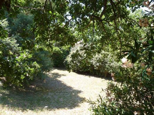 Terrain constructible viabilisé à vendre 130 000 € 854 m² de terrain Sainte-Tulle 04220