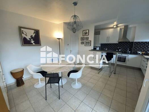 Appartement à louer 1 509 € 3 pièces 2 chambres 77,84 m² 2ème étage Bord du Lac Évian-les-Bains 74500