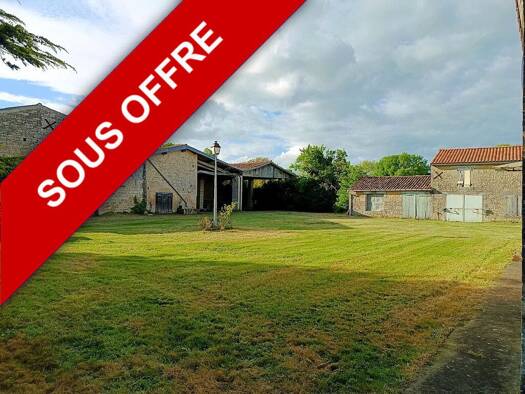 Maison à vendre 159 600 € 6 pièces 5 chambres 142 m² 10 000 m² de terrain Aulnay 17470