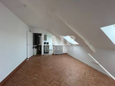 Appartement à louer 385 € 1 pièce 16 m² Dernier étage, Étage 4/4 Centre Ville-Saint Léonard-Notre-Dame Alencon 61000