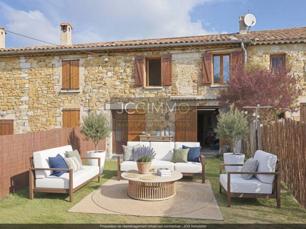 Ferme à vendre 179 000 € 3 pièces 2 chambres 120 m² 80 m² de terrain La Martre 83840