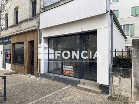 Local commercial à louer 600 € 27 m² de surface de vente Centre Ville Périgueux 24000