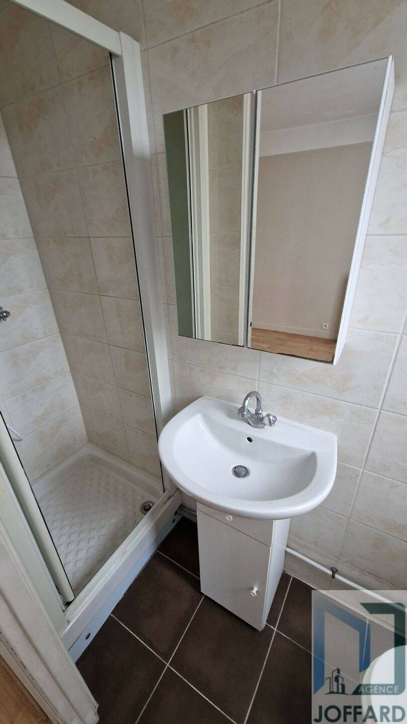 Maison à louer, 17m², LA VARENNE SAINT HILAIRE