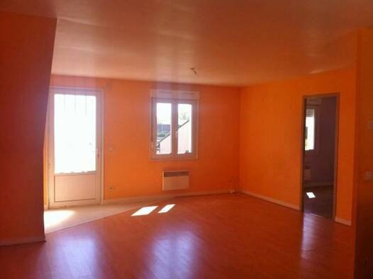 Appartement à louer 580 € 3 pièces 2 chambres 55 m² 1er étage Villemandeur 45700