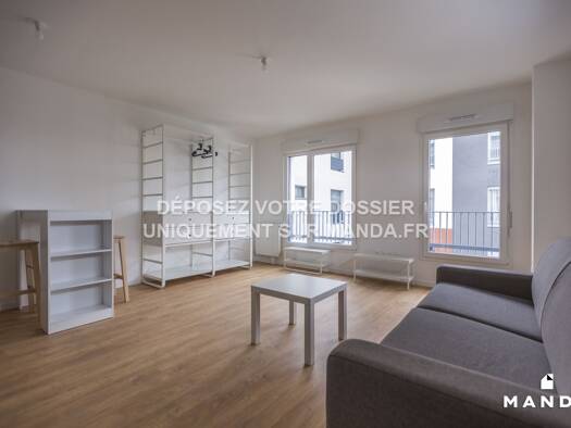Appartement à louer 816 € 1 pièce 32 m² 4ème étage Les Vignes Bobigny 93000