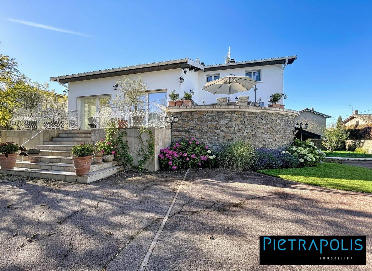 Maison à vendre, 390m², MONTMERLE SUR SAONE