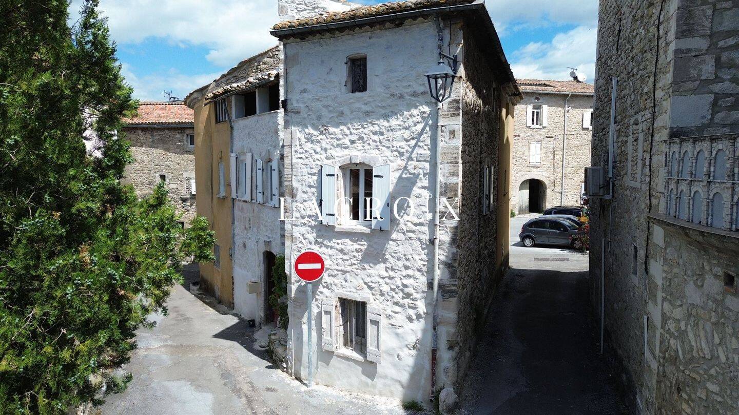 Maison à vendre, 46m², SAINT JEAN DE MARUEJOLS ET AVEJAN
