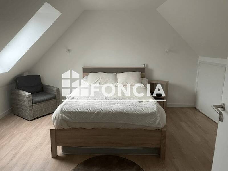 Maison à louer, 75m², KERLAZ