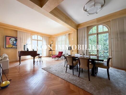 Duplex à louer - Première occupation 12 500 € 7 pièces 5 chambres 277,5 m² RDC/1 Saint James-Général Koenig Neuilly-sur-Seine 92200