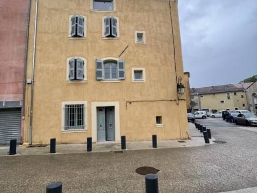 Maison à louer 725 € 3 pièces 2 chambres 90 m² Centre Vieille Ville Brignoles 83170