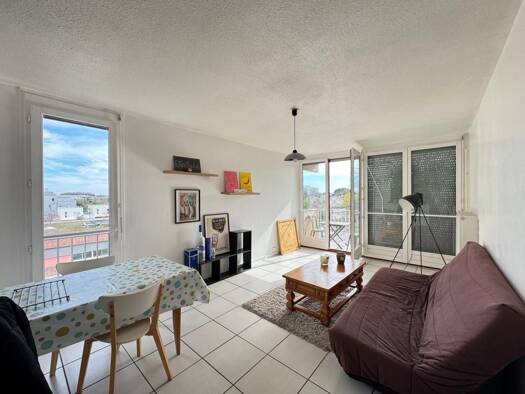 Appartement à vendre 160 000 € 2 pièces 1 chambre 64 m² 4ème étage Grand Pavois-Cimetiere Saint Paul Cenon 33150