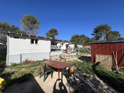 Chalet à vendre 95 000 € 4 pièces 3 chambres 71 m² 286 m² de terrain Le Castellet 83330
