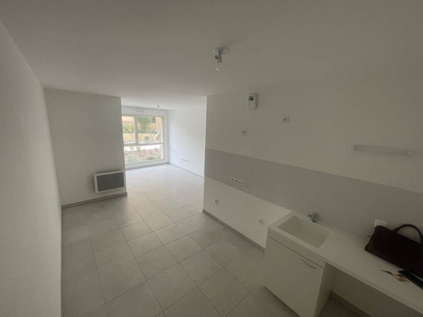 Maison à louer, 44m², HYERES