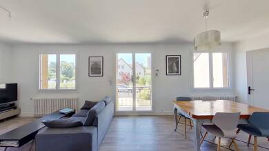 Maison à louer 2 300 € 4 pièces 3 chambres 120 m² 364 m² de terrain La Tournelle-Clos de Verrieres Verrieres le Buisson 91370