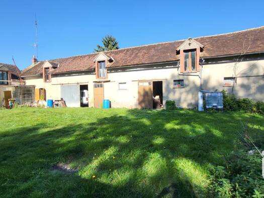 Maison à vendre 165 000 € 4 pièces 2 chambres 88 m² 2 770 m² de terrain Pannes 45700