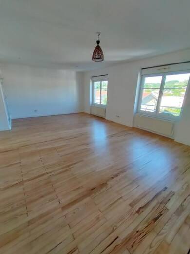 Appartement à louer 945 € 3 pièces 2 chambres 87,2 m² 2ème étage Centre-Plaine d'Elite Brignais 69530