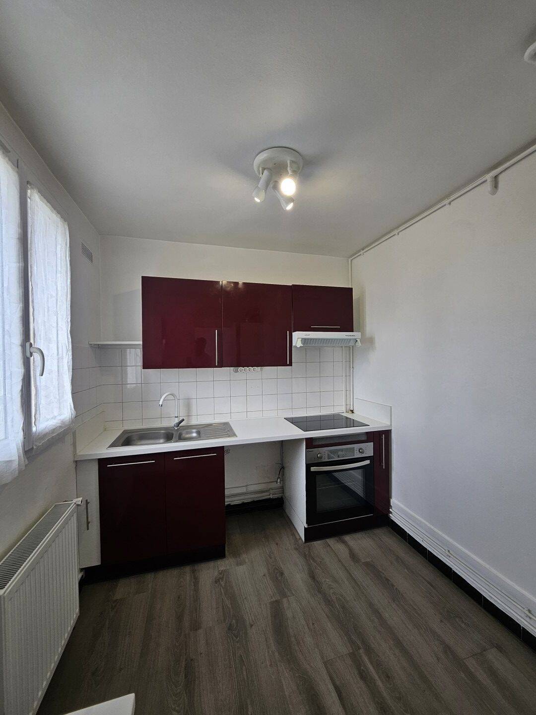 Maison à louer, 30m², SAINT MAUR DES FOSSES