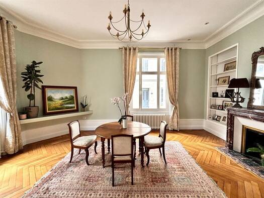 Maison à vendre 696 800 € 7 pièces 4 chambres 208 m² Grammont Tours 37000