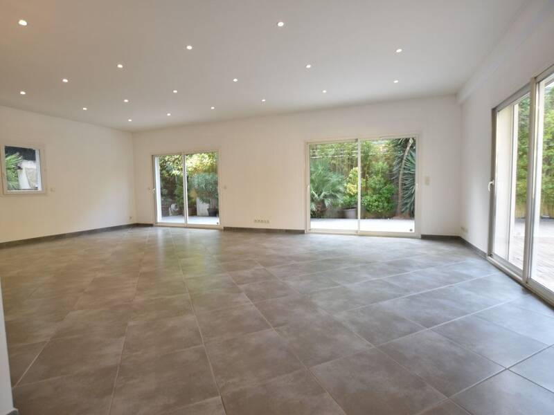 Maison à louer, 141m², MARSEILLE 8E