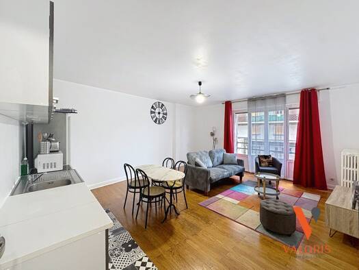 Appartement à louer 690 € 2 pièces 1 chambre 44 m² Étage 1/4 Abry Grenoble 38100