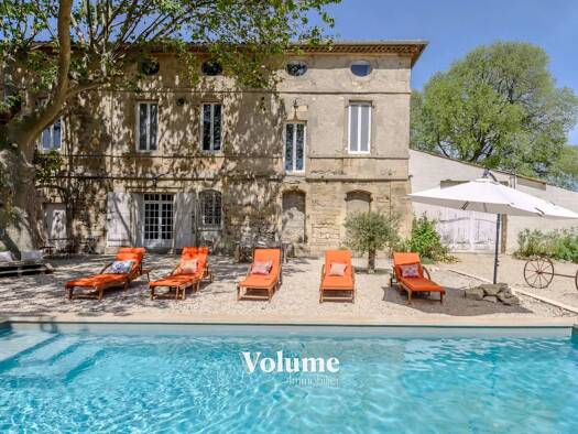 Maison à vendre 995 000 € 8 pièces 7 chambres 320 m² Le Trébon Nord Arles 13200